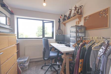 3 bedroom Semi-detached house for sale in Elmgrove Estate, Hardwicke, Gloucester, GL2