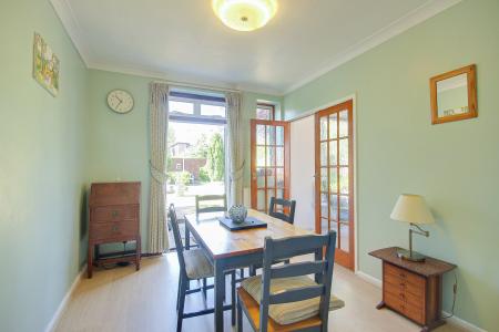 3 bedroom Detached house for sale in Estcourt Close, Longlevens, Gloucester, GL1