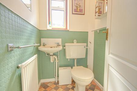 3 bedroom Detached house for sale in Estcourt Close, Longlevens, Gloucester, GL1