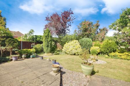 3 bedroom Detached house for sale in Estcourt Close, Longlevens, Gloucester, GL1