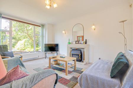 3 bedroom Detached house for sale in Estcourt Close, Longlevens, Gloucester, GL1