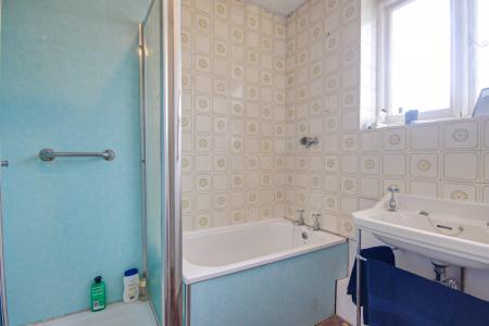 3 bedroom Semi-detached house for sale in Estcourt Road, Gloucester, GL1