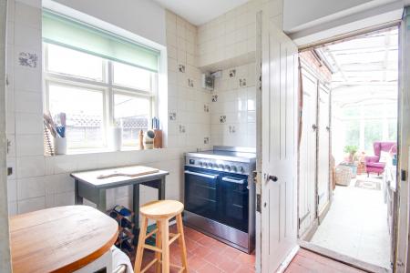 3 bedroom Semi-detached house for sale in Estcourt Road, Gloucester, GL1