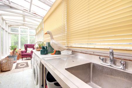 3 bedroom Semi-detached house for sale in Estcourt Road, Gloucester, GL1