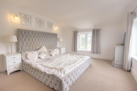 3 bedroom Cottage for sale in Gloucester Road, Hartpury, Gloucester, GL19