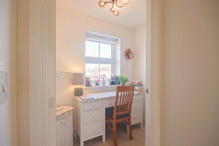 3 bedroom Semi-detached house for sale in Goose Bay Drive Kingsway, Quedgeley, Gloucester, GL2