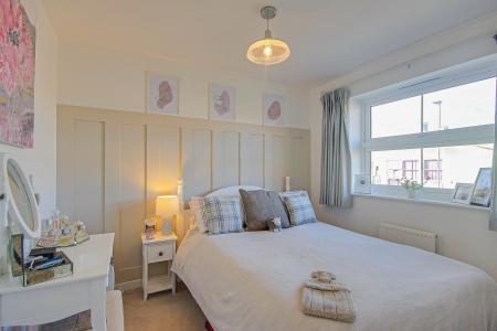 3 bedroom Semi-detached house for sale in Goose Bay Drive Kingsway, Quedgeley, Gloucester, GL2