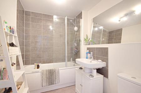 3 bedroom Semi-detached house for sale in Goose Bay Drive Kingsway, Quedgeley, Gloucester, GL2