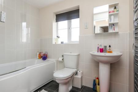 2 bedroom Property for sale in Guan Road, Brockworth, Gloucester, GL3