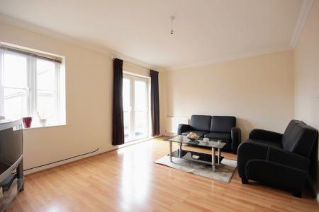 4 bedroom Town house for sale in Harescombe Drive, GRH (Gloucestershire Royal Hospital), Gloucester, GL1