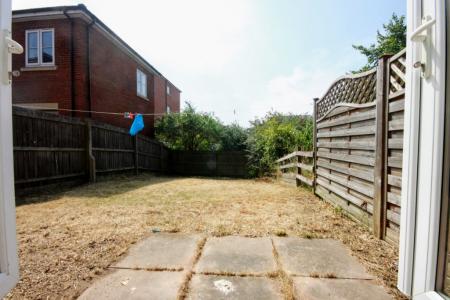 5 bedroom Semi-detached house for sale in Harescombe Drive, GRH (Gloucestershire Royal Hospital), Gloucester, GL1