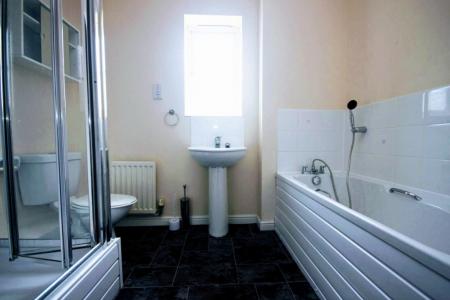 5 bedroom Terraced House for sale in Harescombe Drive, GRH (Gloucestershire Royal Hospital), Gloucester, GL1