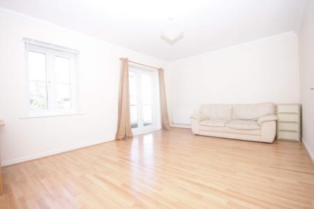 4 bedroom Town house for sale in Harescombe Drive, GRH (Gloucestershire Royal Hospital), Gloucester, GL1