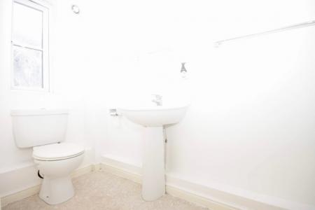 4 bedroom Town house for sale in Harescombe Drive, GRH (Gloucestershire Royal Hospital), Gloucester, GL1