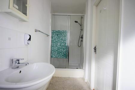 4 bedroom Town house for sale in Harescombe Drive, GRH (Gloucestershire Royal Hospital), Gloucester, GL1