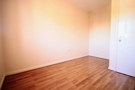 4 bedroom Town house for sale in Harescombe Drive, GRH (Gloucestershire Royal Hospital), Gloucester, GL1