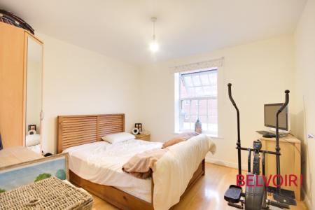 1 bedroom Flat for sale in Harescombe Drive, Wotton, Gloucester, GL1