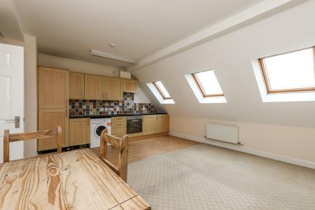 High Street, Tredworth, Gloucester, GL1