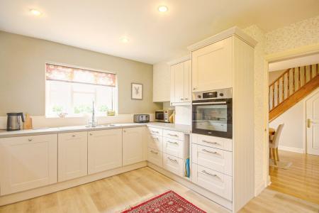 4 bedroom Detached house for sale in Hill End Road, Twyning, Tewkesbury, GL20