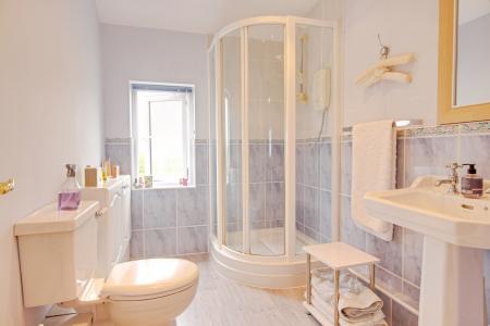 4 bedroom Detached house for sale in Hill End Road, Twyning, Tewkesbury, GL20