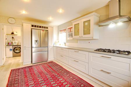 4 bedroom Detached house for sale in Hill End Road, Twyning, Tewkesbury, GL20