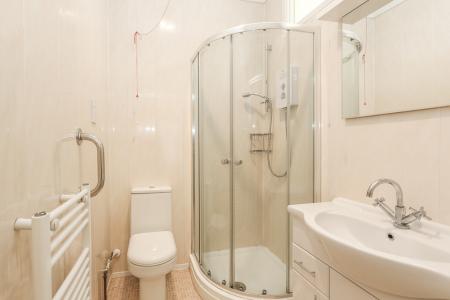 1 bedroom Flat for sale in Hucclecote Road, Hucclecote, Gloucester, GL3