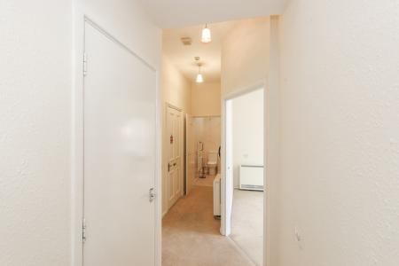 1 bedroom Flat for sale in Hucclecote Road, Hucclecote, Gloucester, GL3