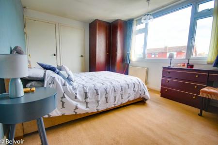 3 bedroom Semi-detached house for sale in Hurcombe Way, Brockworth, Gloucester, GL3