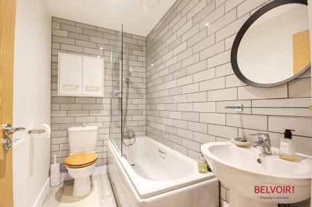 4 bedroom Terraced House for sale in Kiln Close, City Centre, Gloucester, GL1