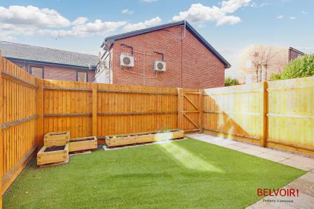 4 bedroom Terraced House for sale in Kiln Close, City Centre, Gloucester, GL1