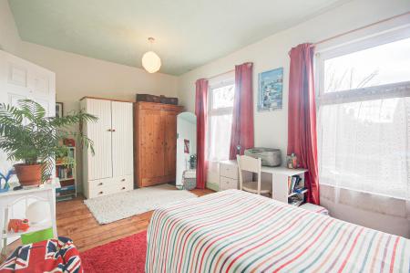 3 bedroom Semi-detached house for sale in Linden Road, Gloucester, GL1