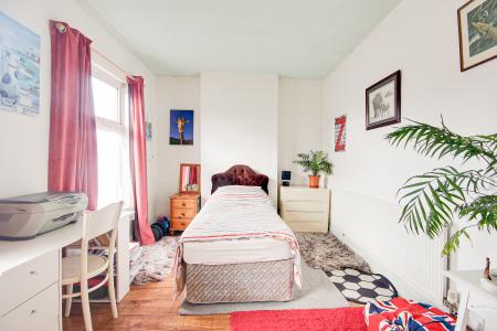 3 bedroom Semi-detached house for sale in Linden Road, Gloucester, GL1