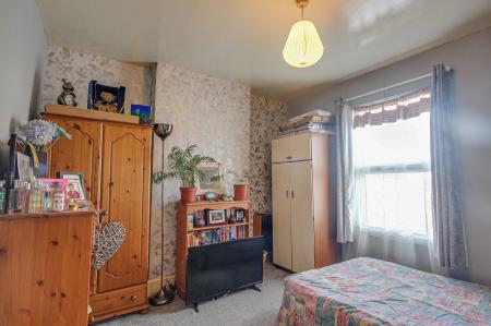 3 bedroom Semi-detached house for sale in Linden Road, Gloucester, GL1