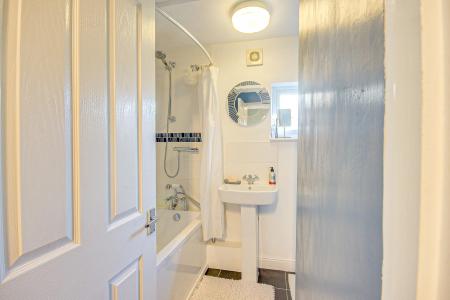 3 bedroom Semi-detached house for sale in Linden Road, Gloucester, GL1