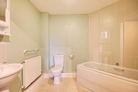 2 bedroom Flat for sale in Longhorn Avenue, Cattle Market/St Oswalds Retail Park, Gloucester, GL1