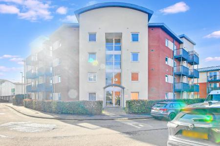 2 bedroom Flat for sale in Longhorn Avenue, Gloucester, GL1