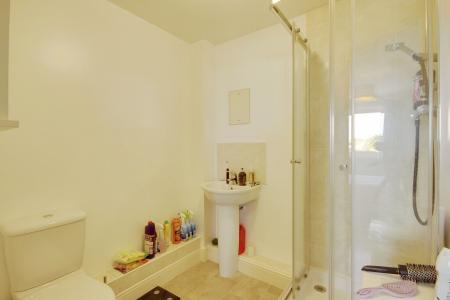 2 bedroom Flat for sale in Longhorn Avenue, Cattle Market/St Oswalds Retail Park, Gloucester, GL1