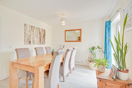 4 bedroom Semi-detached house for sale in Manu Marble Way, Linden, Gloucester, GL1