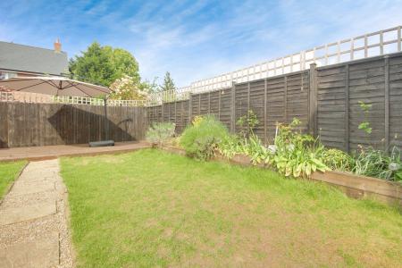 4 bedroom Semi-detached house for sale in Manu Marble Way, Linden, Gloucester, GL1