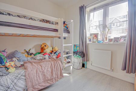 4 bedroom Semi-detached house for sale in Manu Marble Way, Linden, Gloucester, GL1