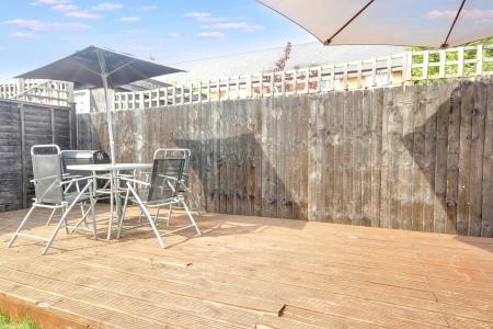 4 bedroom Semi-detached house for sale in Manu Marble Way, Linden, Gloucester, GL1