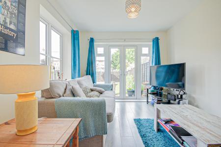 4 bedroom Semi-detached house for sale in Manu Marble Way, Linden, Gloucester, GL1