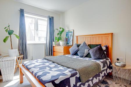 4 bedroom Semi-detached house for sale in Manu Marble Way, Linden, Gloucester, GL1