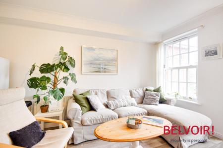 2 bedroom Flat for sale in Mayhill Way, GRH (Gloucestershire Royal Hospital), Gloucester, GL1