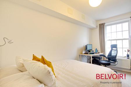 2 bedroom Flat for sale in Mayhill Way, GRH (Gloucestershire Royal Hospital), Gloucester, GL1