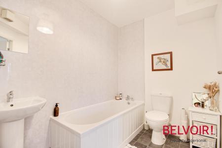 2 bedroom Flat for sale in Mayhill Way, GRH (Gloucestershire Royal Hospital), Gloucester, GL1