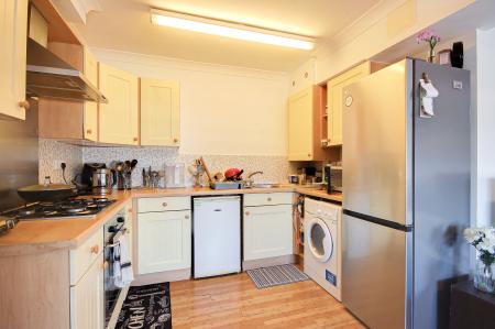 2 bedroom Flat for sale in Mayhill Way, GRH (Gloucestershire Royal Hospital), Gloucester, GL1
