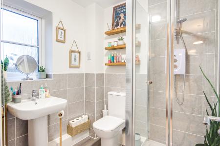 2 bedroom Flat for sale in Millstone Way, Tuffley, Gloucester, GL1