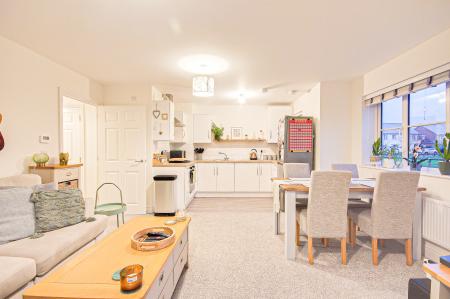 2 bedroom Flat for sale in Millstone Way, Tuffley, Gloucester, GL1