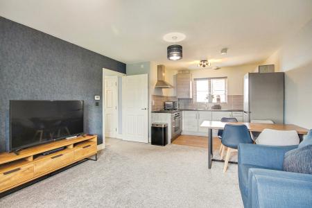 2 bedroom Flat for sale in Millstone Way, Linden, Gloucester, GL1